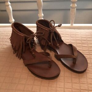 Mia fringed thong sandal. Size 8.